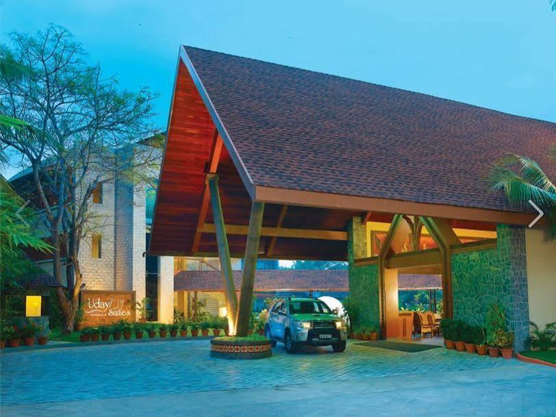 Uday Suites - The Airport Hotel Thiruvananthapuram Eksteriør billede