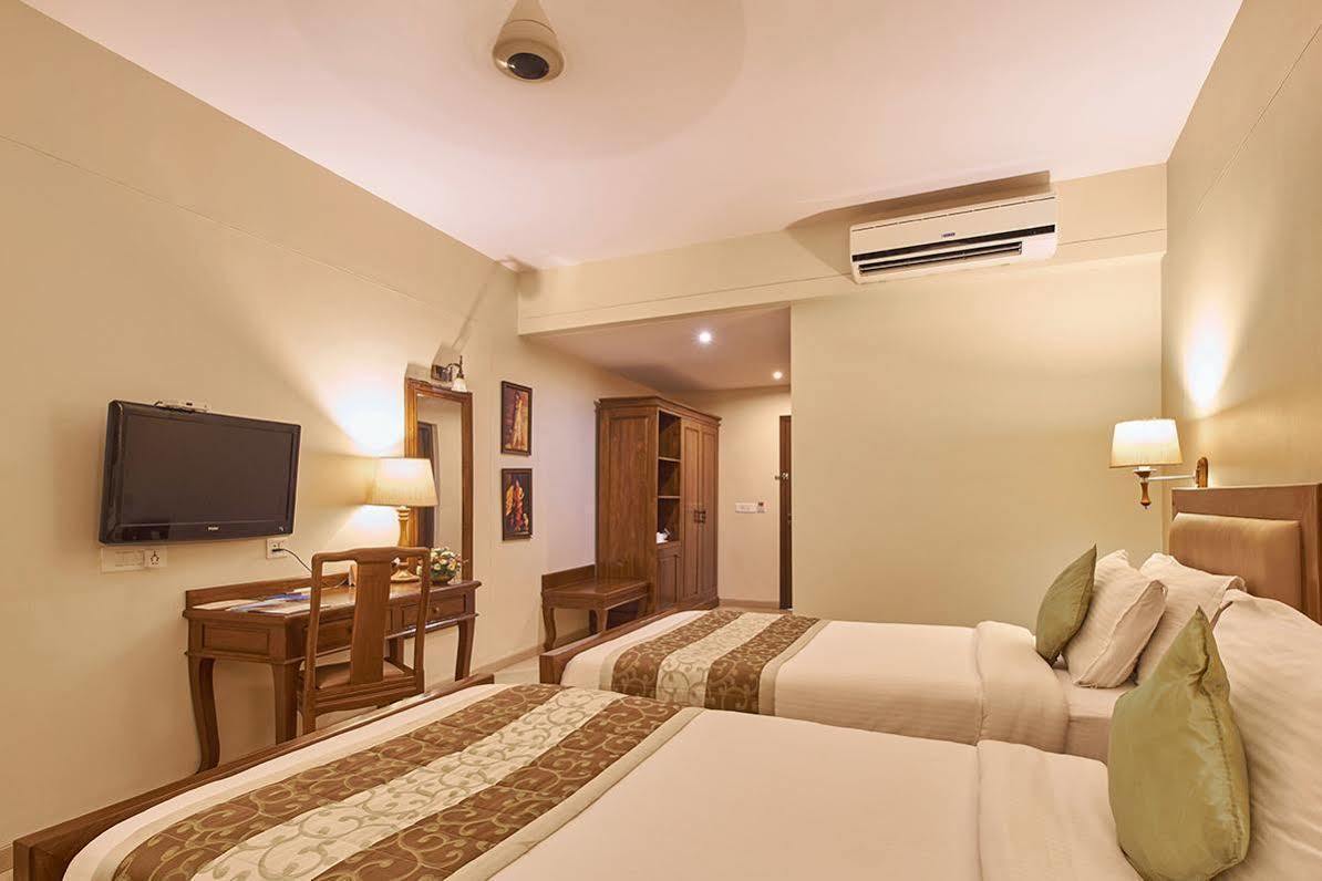 Uday Suites - The Airport Hotel Thiruvananthapuram Eksteriør billede