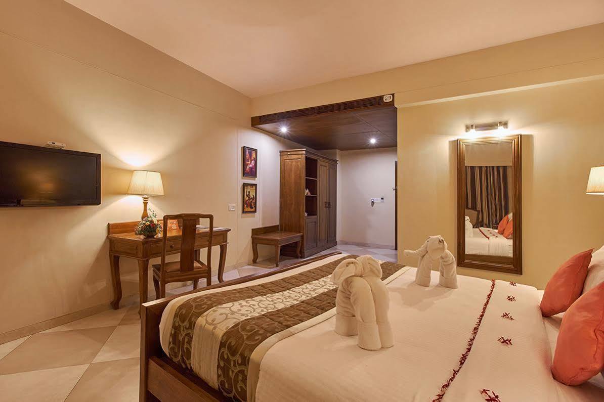 Uday Suites - The Airport Hotel Thiruvananthapuram Eksteriør billede